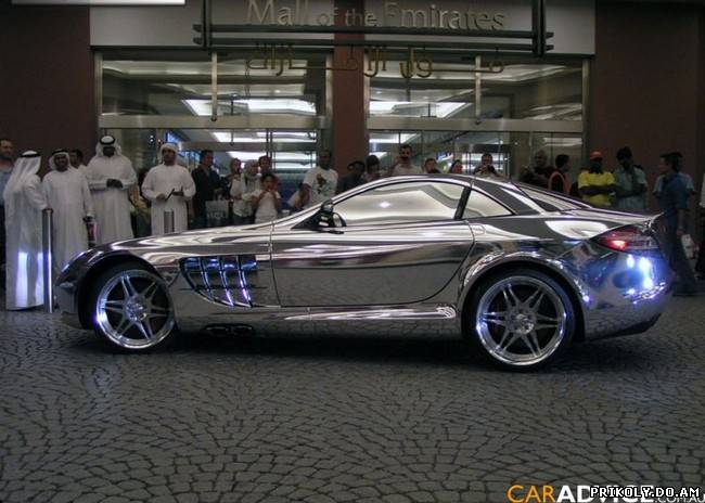 Mercedes покрытый белым золотом